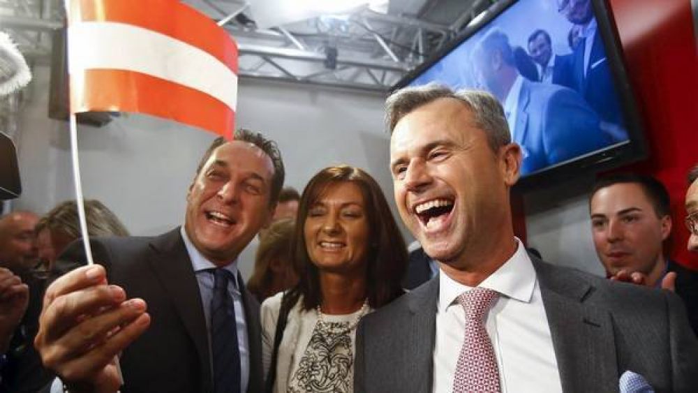 La ultraderecha antiinmigrantes gan� la primera vuelta en Austria