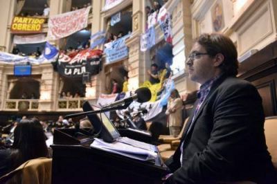 Kane contra Mussi: �No aceptamos que se calle el desastre sanitario�
