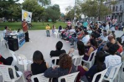 �Este gobierno es hostil con los sectores populares y generoso con las empresas de donde proviene�