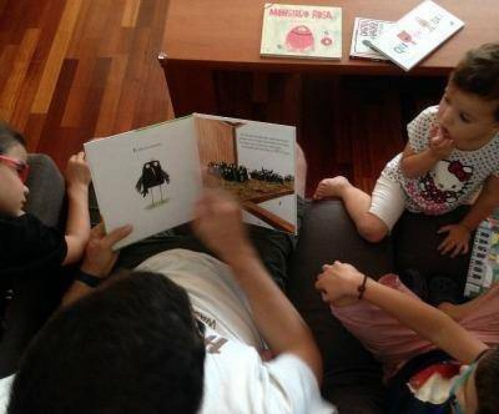 Mons. Lozano: �Que ning�n ni�o quede sin saber qu� se siente cuando te leen cuentos con ternura�