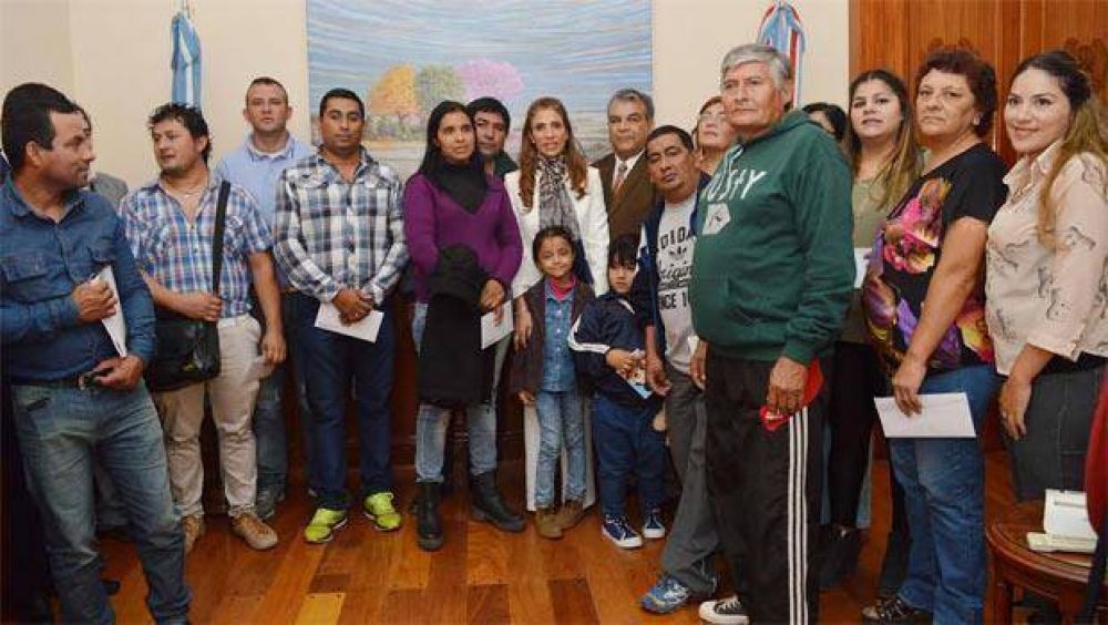 La gobernadora entreg� micro emprendimientos