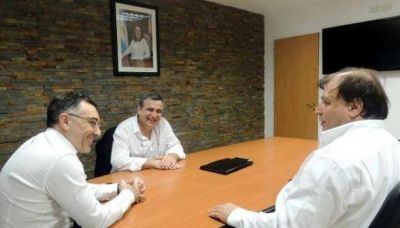 El ministro �lvarez recibi� al Intendente de Puerto San Juli�n