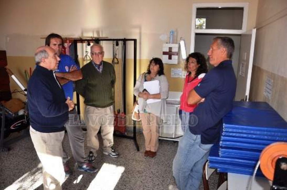 Hugo Fern�ndez se reuni� con entidades