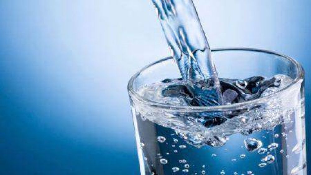 ANTE VERSIONES EN CONTRARIO SENTIDO: El agua que se provey� a la Escuela Normal no era de la laguna sino de red