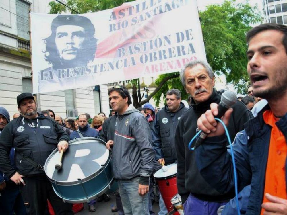 Miles de trabajadores de Astilleros marcharon de Ensenada a La Plata por mejoras salariales y laborales
