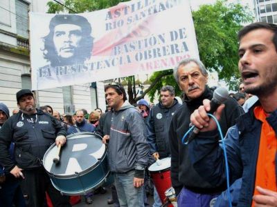 Miles de trabajadores de Astilleros marcharon de Ensenada a La Plata por mejoras salariales y laborales