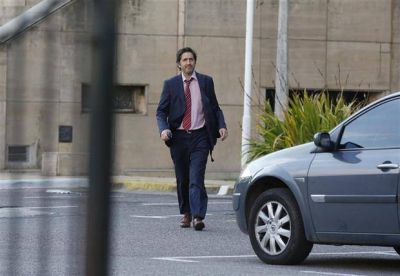 La Justicia orden� allanar todas las propiedades de L�zaro B�ez en Santa Cruz