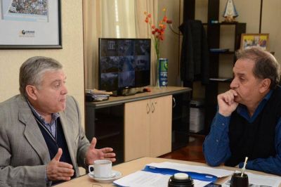 Linares y Pais analizaron proyectos para preservar puestos de trabajo en la regi�n