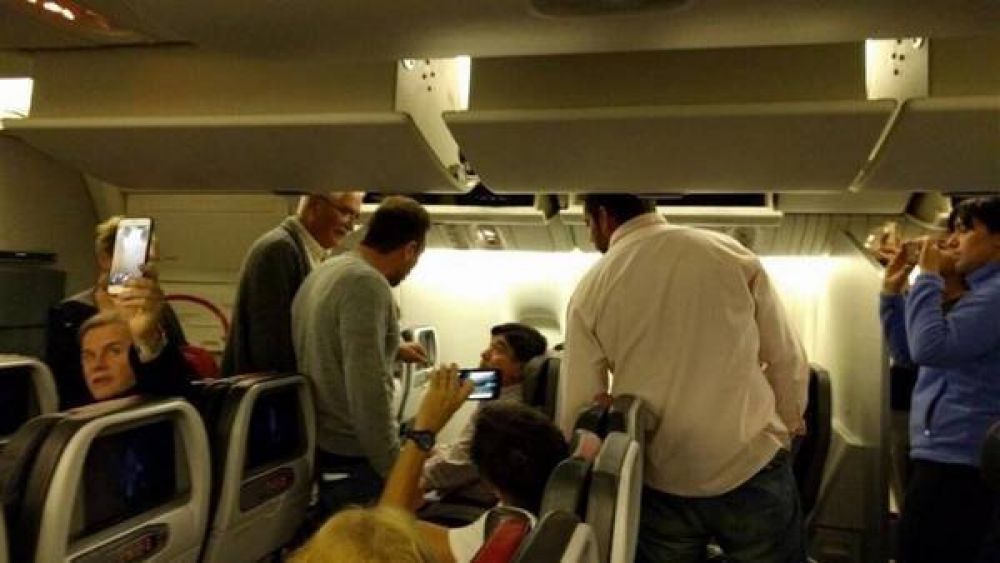 Nuevo escrache a Zannini: ahora lo insultaron en un avi�n rumbo a Miami