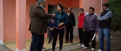 Entregan m�dulos habitacionales