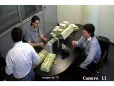 Fabi�n Rossi admiti� que cont� dinero en la Rosadita y neg� conocer a L�zaro B�ez