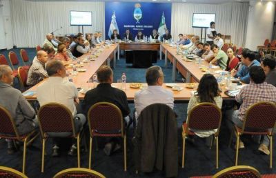 Peppo analiz� el estado de obras con la entidad provincial de admnistraci�n financiera