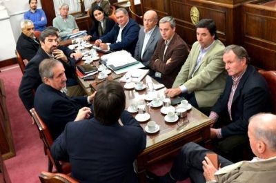 Producci�n: Por la emergencia, Schepens se reuni� con legisladores