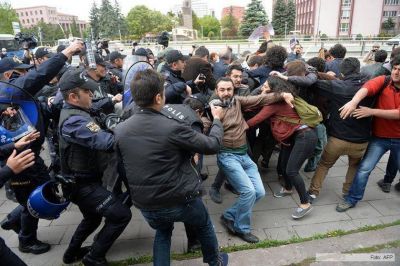 Represi�n policial en Turqu�a en una protesta contra la 