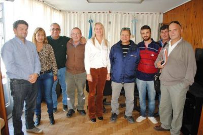 Se firm� el acuerdo paritario entre el Municipio y los gremios