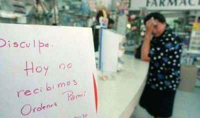 Por reclamo de deuda, farmacias no atienden PAMI