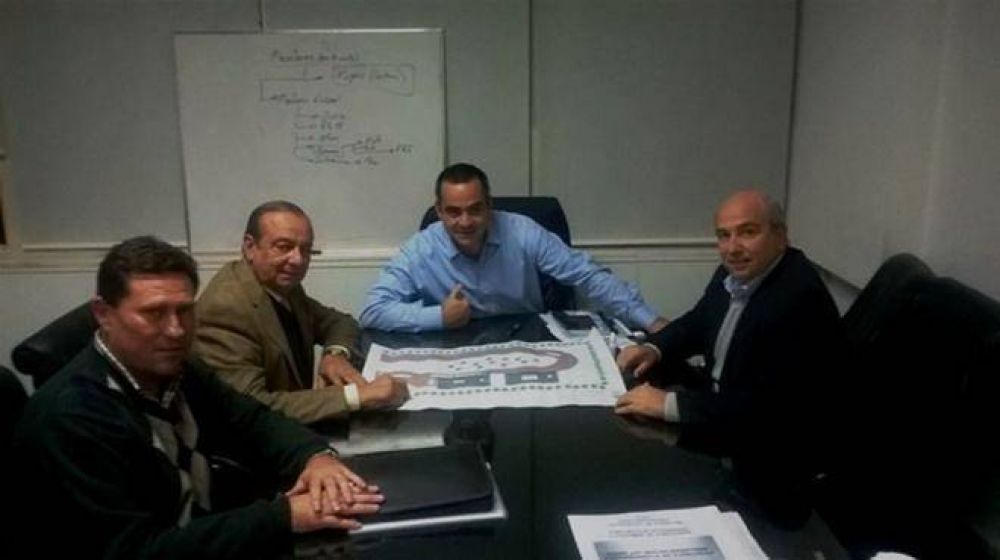 El Intendente gestion� en la Plata y Capital Federal
