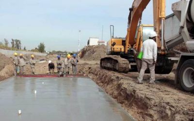 Anuncian obras hidra�licas por quince mil millones de pesos en la Provincia
