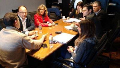 Salom�n y Lord�n se reunieron con el Administrador del Instituto de la Vivienda