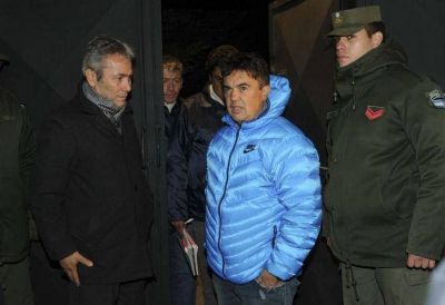 Hallaron USD 90 mil, bolsos, precintos de fajos y 150 nuevas propiedades