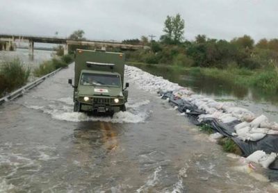 Efectivos de la Armada asisten a damnificados en zonas inundadas entrerrianas