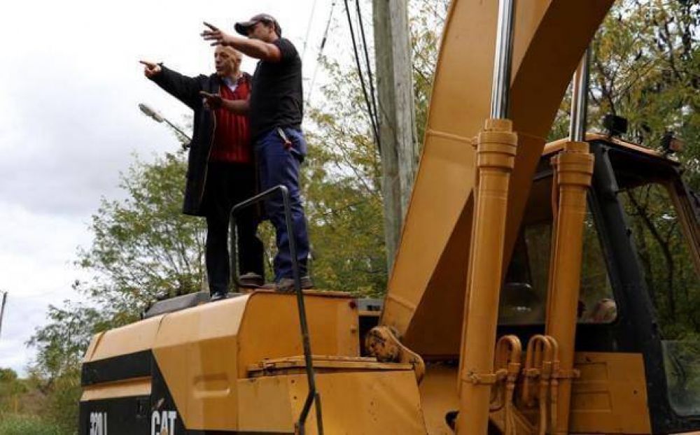 Realizan tareas de limpieza en Carabassa para evitar inundaciones