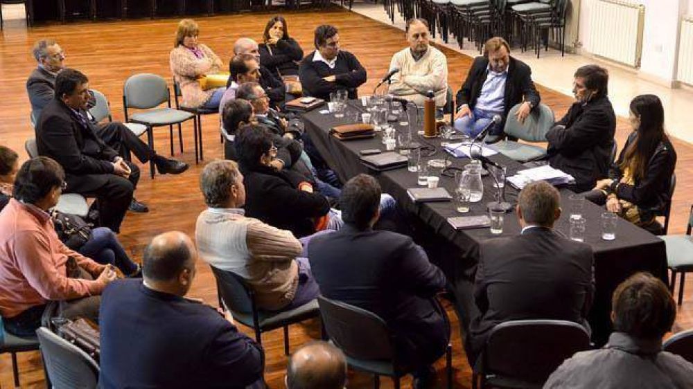 Analizar�n si los municipios pueden sumarse al pedido de cr�dito externo