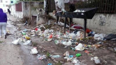 Vecinos del barrio Carlos Gardel denuncian abandono por parte de las autoridades municipales