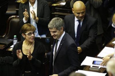 Pe�a se enfrent� con los diputados de la oposici�n por el desempleo y la inflaci�n