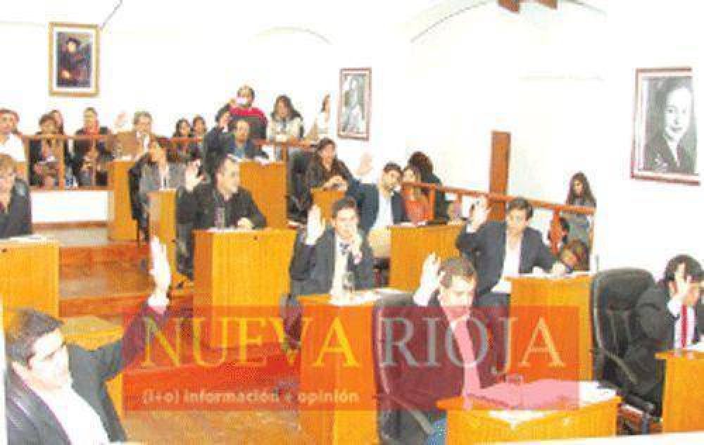 Concejales aprobaron nueva tarifa para taxis y remises