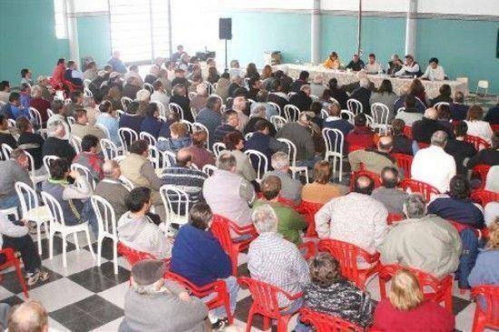 Productores vuelven a exigir precio base por su fruta 