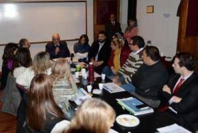 Arroyo encabez� la reuni�n de la Mesa Solidaria en FASTA