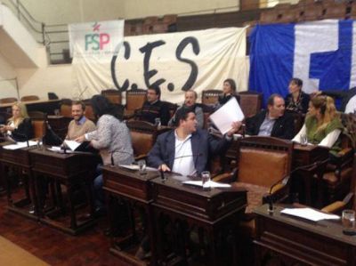 Se cay� la sesi�n del Concejo que iba a subir tarifas de taxis y colectivos