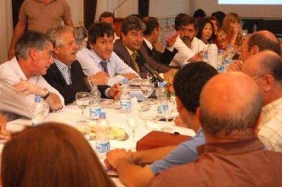 Intendentes dejan a la vista las disputas en la UCR 