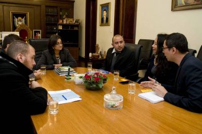 Corpacci recibi� a empresarios chinos