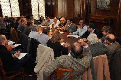 Entidades gremiales agropecuarias piden a Sarqu�s participar de reuniones por problemas h�dricos