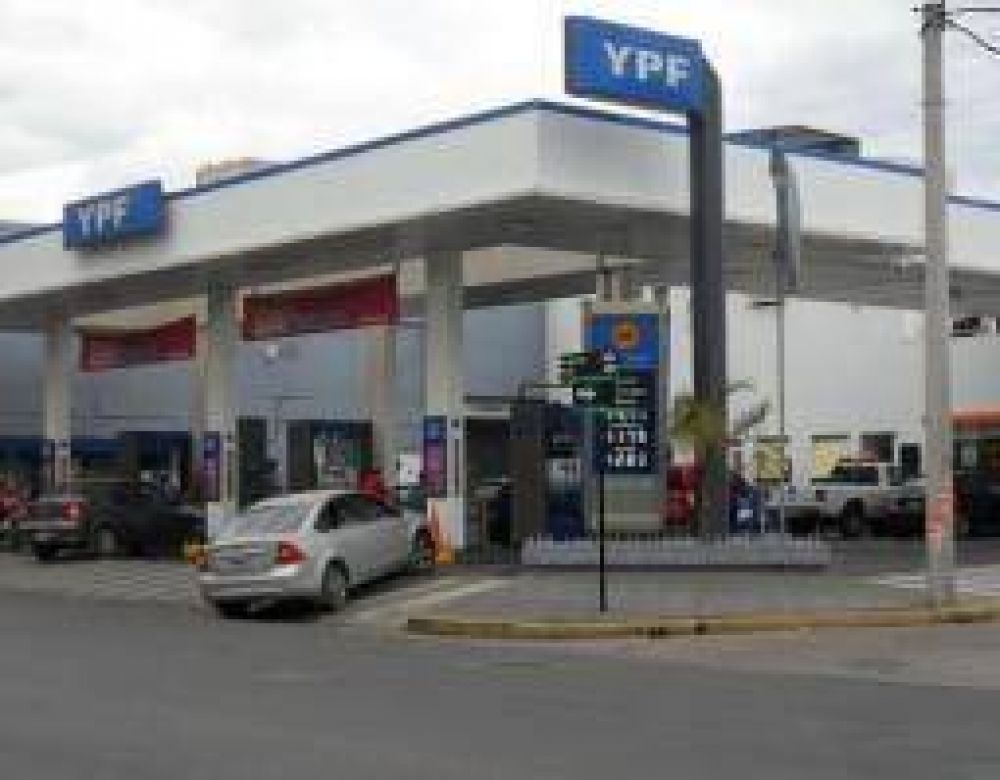 Estacioneros rechazan nuevo aumento en los combustibles