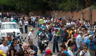 Un aluvi�n exigi� el refer�ndum revocatorio para sacar a Maduro