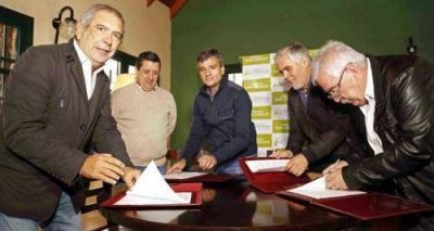 Santill�n firm� un convenio por medicamentos a un 40% menos