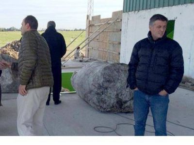 Concejales del MV presentes en la prueba de funcionamiento de la planta de separaci�n de residuos