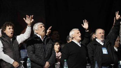 Masiva demostraci�n de fuerza del sindicalismo para reclamar al Gobierno