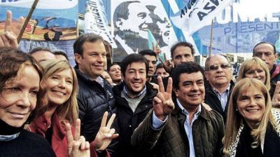 Con sus diferencias, el PJ se uni� a la movilizaci�n, pero se coloc� en un segundo plano