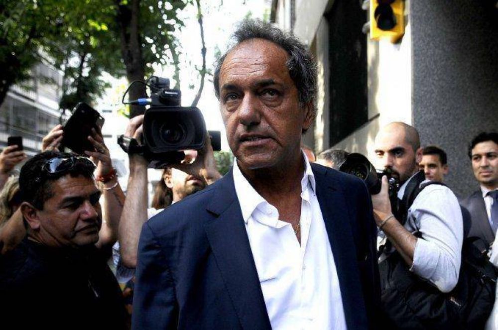 Scioli advirti� al gobierno sobre sus pol�ticas: 