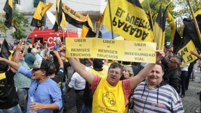 Uber, contra el fallo que proh�be que le paguen con tarjeta