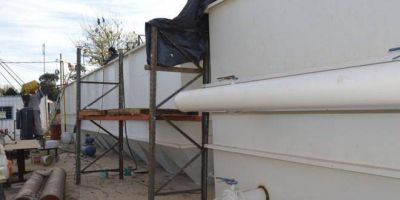 Mientras la crisis con el servicio sigue permanente Etchevarren reedit� su anuncio de �agua para todos�