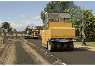 Emergencia h�drica: contin�a la reconstrucci�n de la red vial de la ciudad