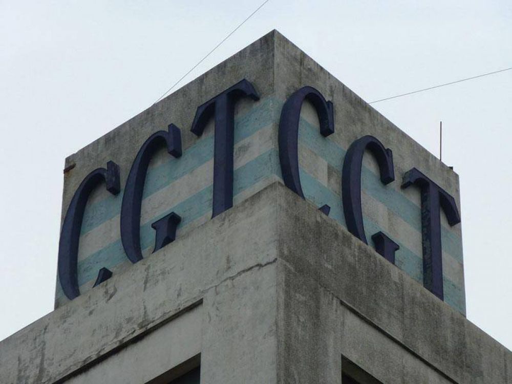 La CGT Paran� destac� la �masividad� de la marcha y advirti� sobre la profundizaci�n del conflicto 