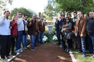 Nicol�s Ducot� celebr� el D�a del Trabajador en la plaza 12 de octubre