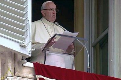 El Papa reza el Regina Coeli, Texto completo