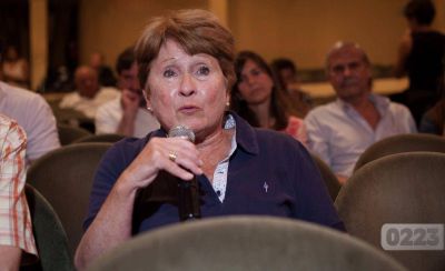Marche al Concejo: comisi�n de Educaci�n convoca a Crovetto a dar explicaciones